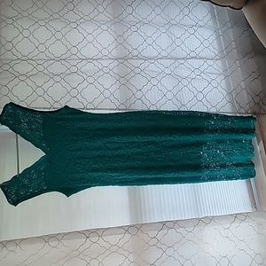 Green Knee Length Lace Dress
